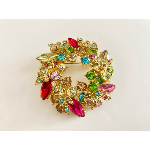Sparkly Multi-color Rhinestone Crystal Wreath Floral Brooch. Gold tone - Picture 2 of 5